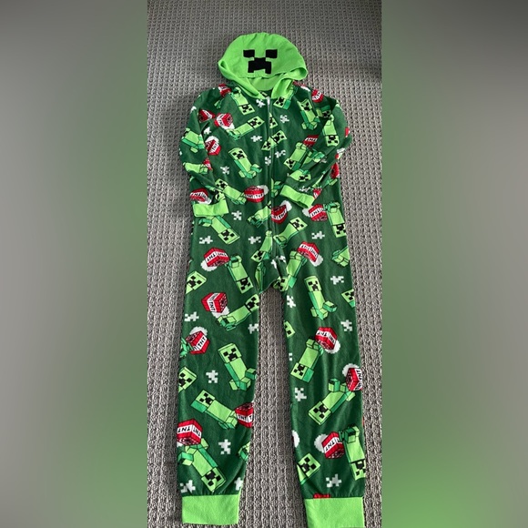MINECRAFT Other - MINECRAFT Pajamas Boys Medium Size 8/10
